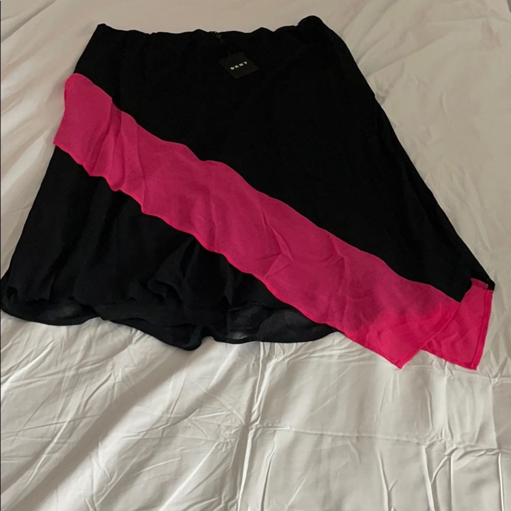 Woman’s XL DKNY Black and Fuchsia Skirt
